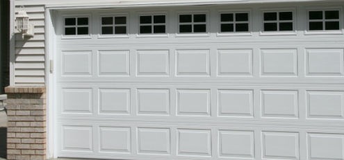 Timberland residential garage doors great combination of quality and affordability, these pan-style doors are available in several colors and window selections, while offering optional insulation for improved thermal efficiency.
